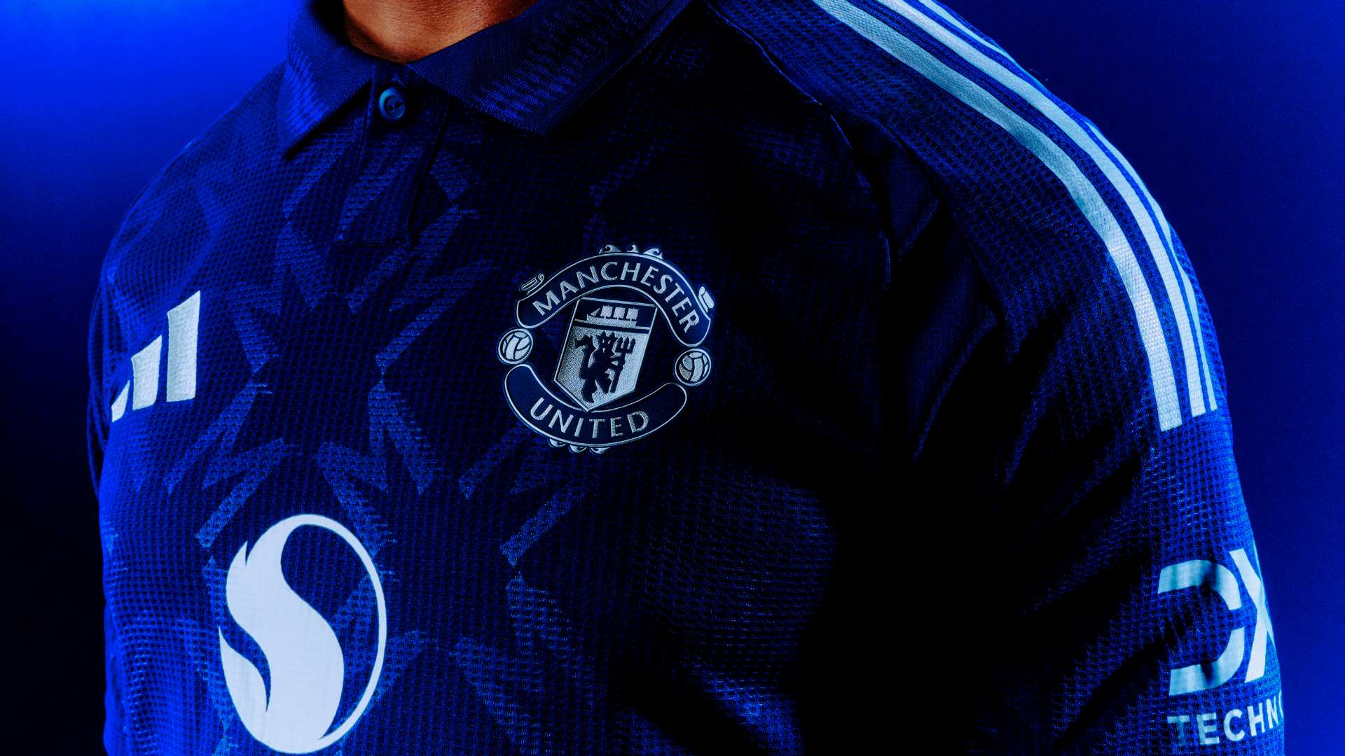 他在阵型上 他在阵型上